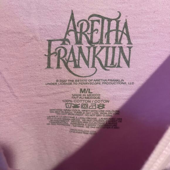 Aretha Franklin Queen of Soul Graphic Tee Pink Medium/Large - Picture 4 of 5